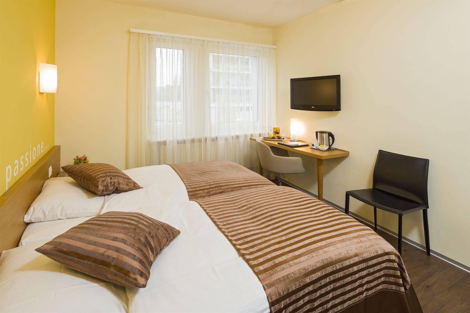 Sommerau-Ticino Swiss Quality Hotel Dietikon Exterior photo